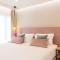 V Luxury Suites