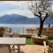 Appartamento DELUXE 2 con vasca idromassaggio vista Lago di Garda, riscaldata, privata e utilizzabile tutto l’anno