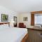La Quinta Inn & Suites by Wyndham Jacksonville Mandarin