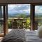 Callemondah Studio with stunning views, in Bangalow and Byron Hinterland - Bangalow