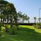 Garden and beach sea view apartment Cannes