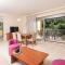 Louloudis Pool Villa