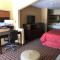 La Grange Executive Inn and Suites - La Grange