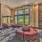 Sundial condo in the heart of Canyons Village, patio, outdoor pool, walk to hiking & biking C107
