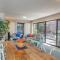 Bay Parklands, 62 2 Gowrie Avenue - Wifi, Pool, Tennis, Water Views & Aircon