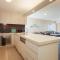 Cote DAzure, 13 61 Donald Street - Lovely unit air con, Wi-Fi, secure parking, complex lift and pool