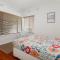 Dutchies Haven, 11 Christmas Bush Ave - Pet friendly, large enclosed yard, air con and Wi-Fi