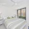 Kooyonga 1 waterfront panoramic views and aircon