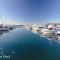 Portofino, 1,7 Laman Street - First floor unit with beautiful views, air con and Wi-Fi and close to town