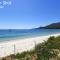 Shoal Court 2 fabulous location with water views - Shoal Bay