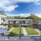 The Poplars, 6,36 Magnus Street - Unit with fabulous views and a complex pool - Nelson Bay