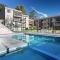 The Poplars, 6,36 Magnus Street - Unit with fabulous views and a complex pool - Nelson Bay