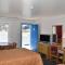 POCONO NIGHT LODGE