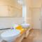 Villa Bianca - Front Lake Pool by Rent All Como