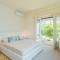 Villa Bianca - Front Lake Pool by Rent All Como