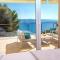 Beachfront Casa Ahoi with 2 bedrooms, heated pool, amazing sea views - Omiš