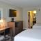 Opal Hotel & Suites