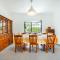 Beachouse - Surf, Bed & Breakfast