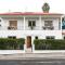 Beachouse - Surf, Bed & Breakfast