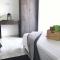 Hedonist-Luxury 2 bedroom apartment with private HOT TUB, garden and free parking