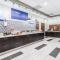 Holiday Inn Express & Suites - Springfield North by IHG