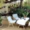 OASIS VILLA Suites & Rooms