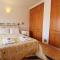 LovelyStay - Alto dos Caliços 2BR House with Garden