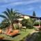 Cottage Tiziana with pool, private terrace and garden by ToscanaTour