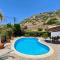 VILLA ALICIA with priv pool, beautiful garden and shady veranda- 5 min to the beach