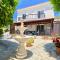 VILLA ALICIA with priv pool, beautiful garden and shady veranda- 5 min to the beach