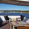 Hausboot Pula - Floating House Water Lily