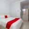 RedDoorz Plus near Soekarno Hatta Airport Taman Mahkota - 当格浪