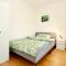 Spacious Terrace Apt in Modern Klosterneuburg Building