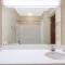 Lancaster Suites