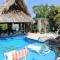 The GECKO BUNGALOW**Beautiful POOL**Free Airport Shuttle - Belize City