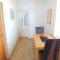 Bassett House with 3 bedrooms, fast Wi-Fi and off road parking