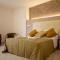 Falcon Hotel
