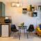 Light House - Seafront cosy studio with library