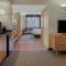 La Quinta by Wyndham Naples Downtown