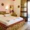Spiros Rooms