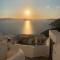 Doukas Caldera Suites