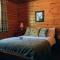 Cosy Rowan woodland lodge no1