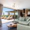 TreeTop Villa I, Private Pool, BBQ & Playground, By ThinkVilla
