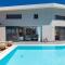 TreeTop Villa I, Private Pool, BBQ & Playground, By ThinkVilla
