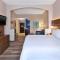 Holiday Inn Express Hotel & Suites Warminster-Horsham, an IHG Hotel - Warminster