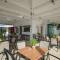 Birikos Hotel & Suites