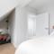 Turtle and Rabbit - Comfortable and Spacious Houses - Slough