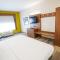 Holiday Inn Express Hotel & Suites Ontario by IHG