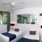 Poinciana 112 Bedrooms x3 Free Buggy