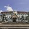 Arawan Riverside Hotel